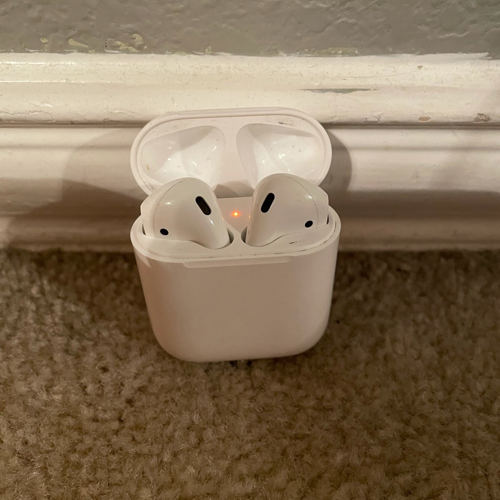 AirPods